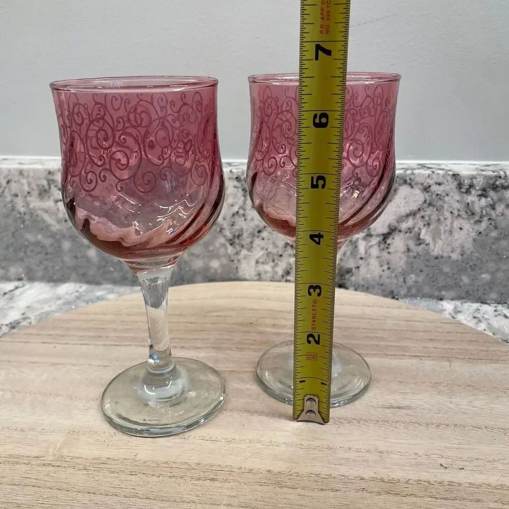 Cristalleria Fratelli Fumo Pink Glass Pair of Italian Wine Glasses Swirl Etching
